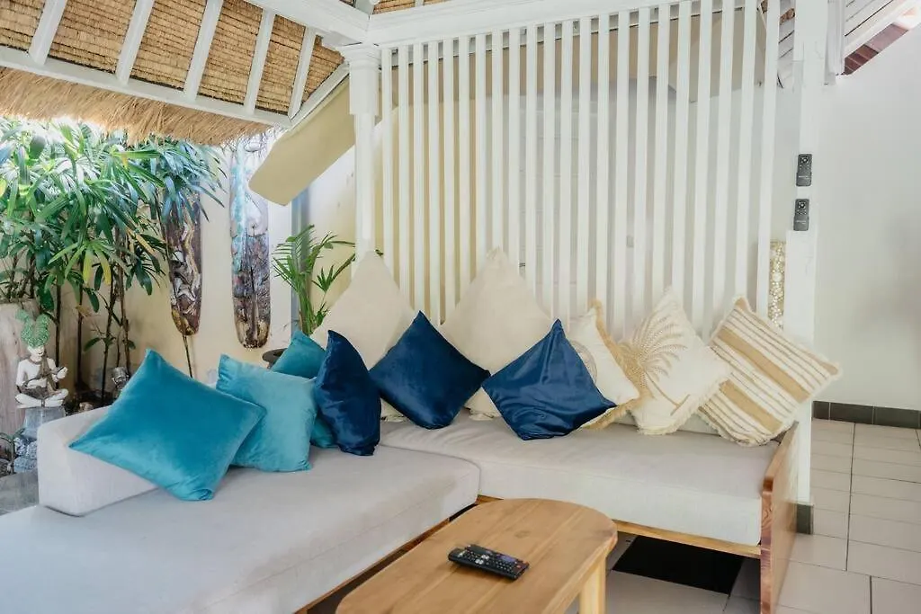 Villa Stunning 4Br Oasis In Legian