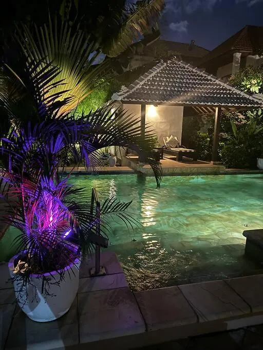 Stunning 4Br Oasis In Legian Villa 0*, Legian (Bali)