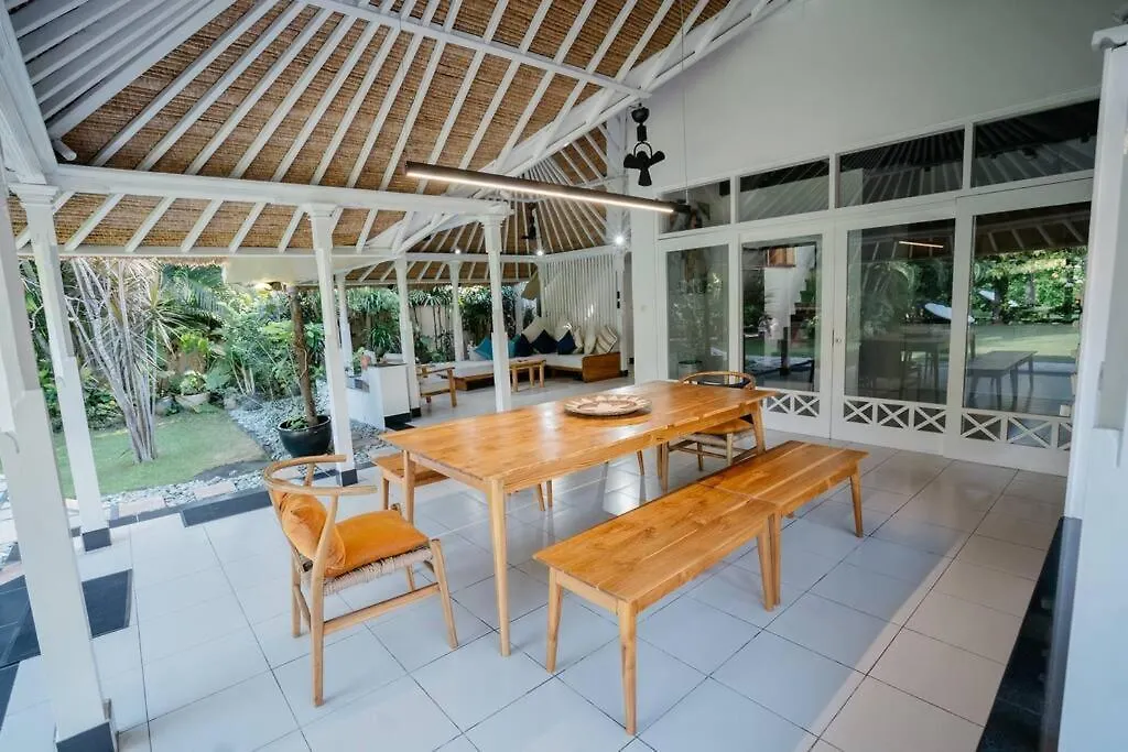 Stunning 4Br Oasis In Legian Villa Indonesia