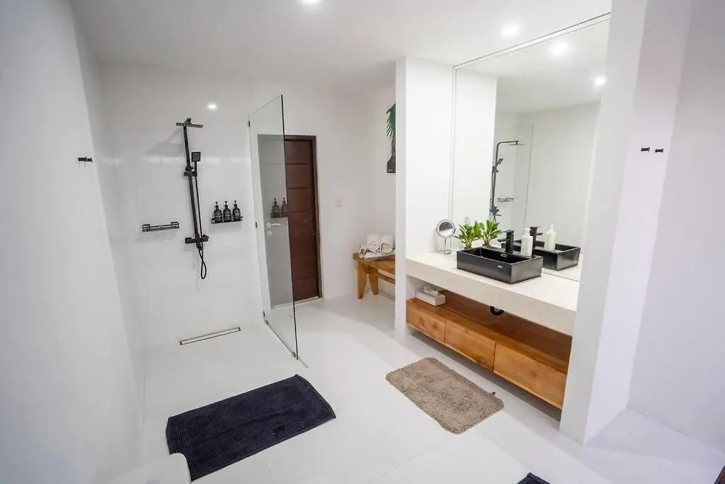 Stunning 4Br Oasis In Legian Villa