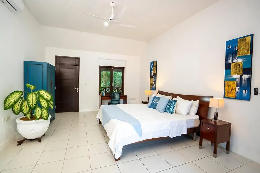 Stunning 4Br Oasis In Legian Villa 0*, Legian (Bali)